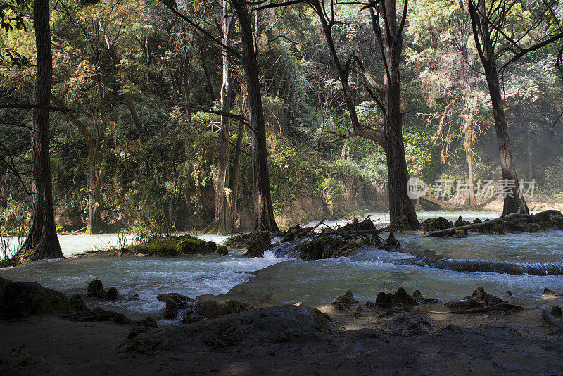 Chiapas Chiflon瀑布的河流，墨西哥